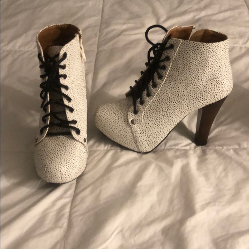 Rue 21 boots